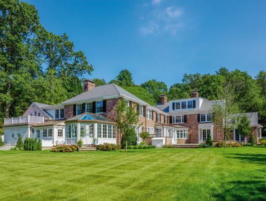 A large-scale custom renovation of a Georgian colonial in the Boston area